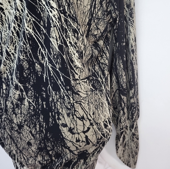 Kenneth Cole Reaction Blouse - Picture 5 of 9